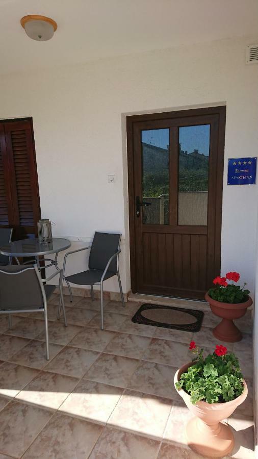 App Lov Apartment Umag Exterior photo