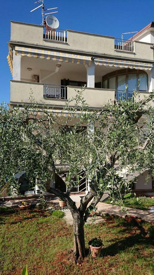 App Lov Apartment Umag Exterior photo
